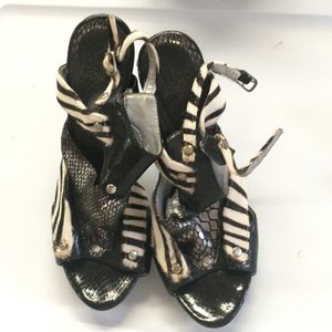 BKE Printed Heels
